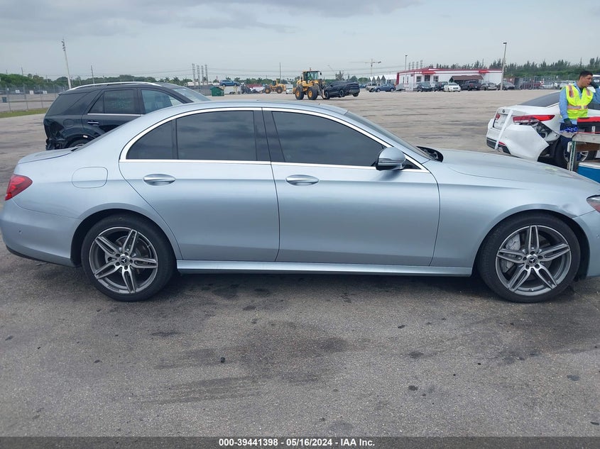 VIN WDDZF4JB0JA337718 2018 MERCEDES-BENZ E 300