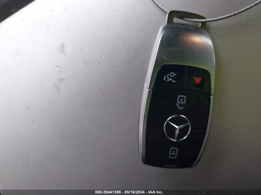 VIN WDDZF4JB0JA337718 2018 MERCEDES-BENZ E 300