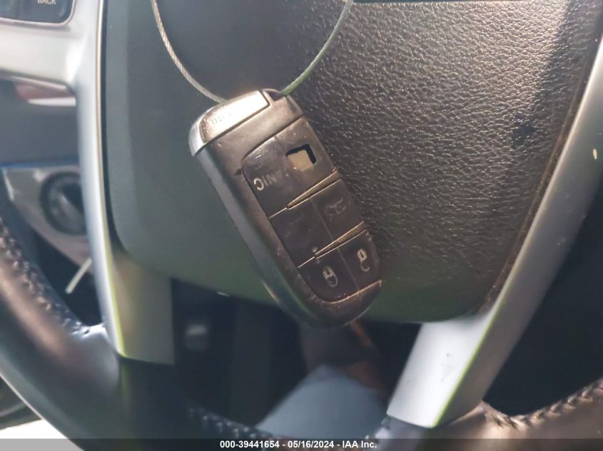 2012 Chrysler 300 VIN: 2C3CCAAG0CH104725 Lot: 39441654