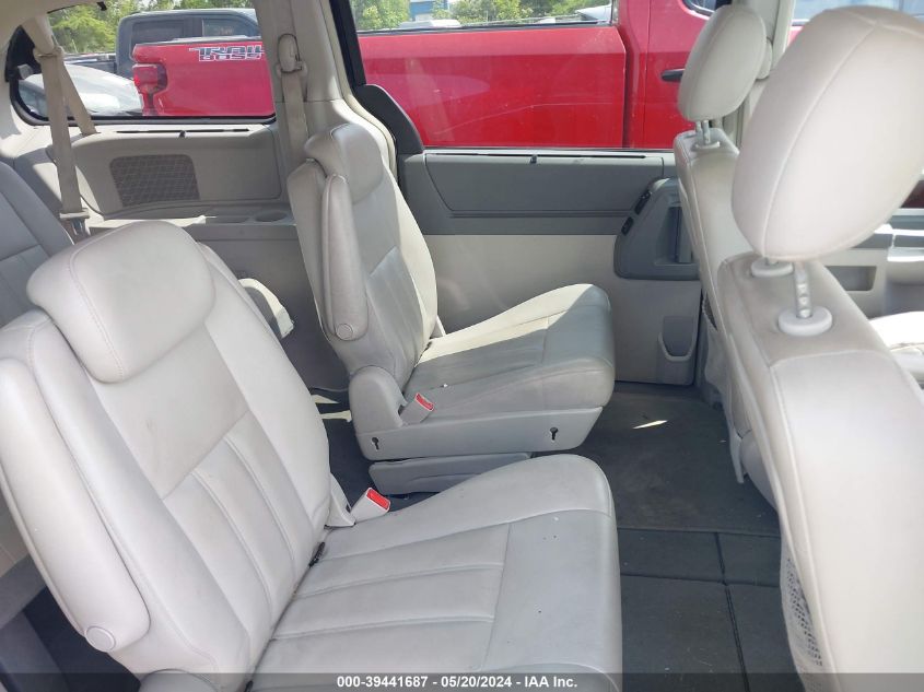 2010 Chrysler Town & Country Touring VIN: 2A4RR5D15AR148868 Lot: 39441687