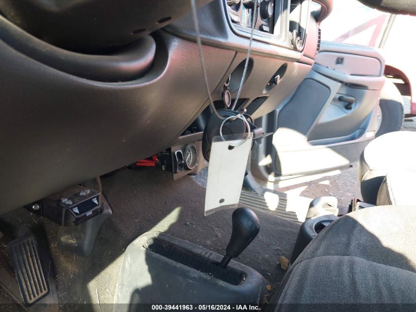 2005 Chevrolet Silverado 1500 Z71 VIN: 1GCEK19B75E123931 Lot: 39441963