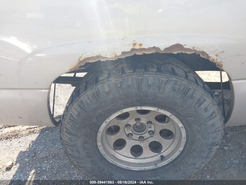 2005 Chevrolet Silverado 1500 Z71 VIN: 1GCEK19B75E123931 Lot: 39441963