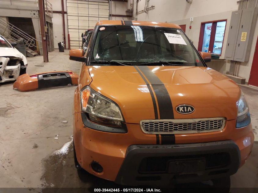 2011 Kia Soul + VIN: KNDJT2A20B7288121 Lot: 39442445