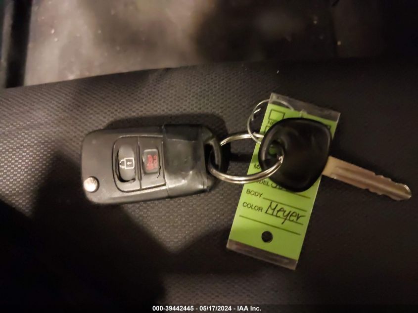 2011 Kia Soul + VIN: KNDJT2A20B7288121 Lot: 39442445