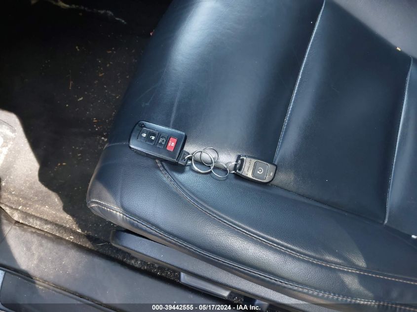 2019 Toyota Highlander Xle VIN: 5TDJZRFH4KS953824 Lot: 39442555