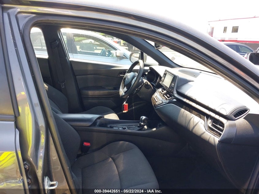 2018 Toyota C-Hr Xle Premium VIN: NMTKHMBX4JR039044 Lot: 39442651