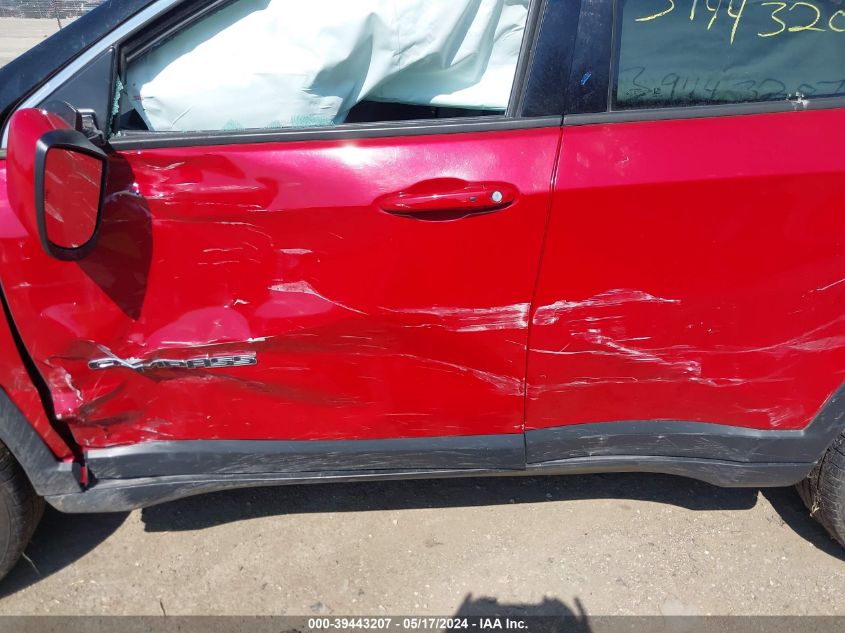 2018 Jeep Compass Limited 4X4 VIN: 3C4NJDCBXJT104555 Lot: 39443207