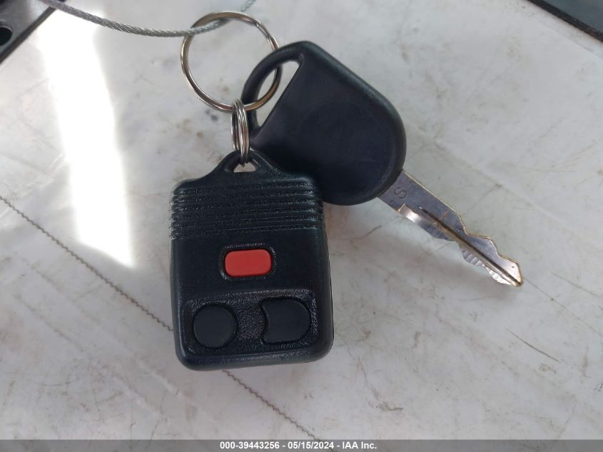 2007 Ford Explorer Sport Trac Xlt VIN: 1FMEU31K77UA70332 Lot: 39443256