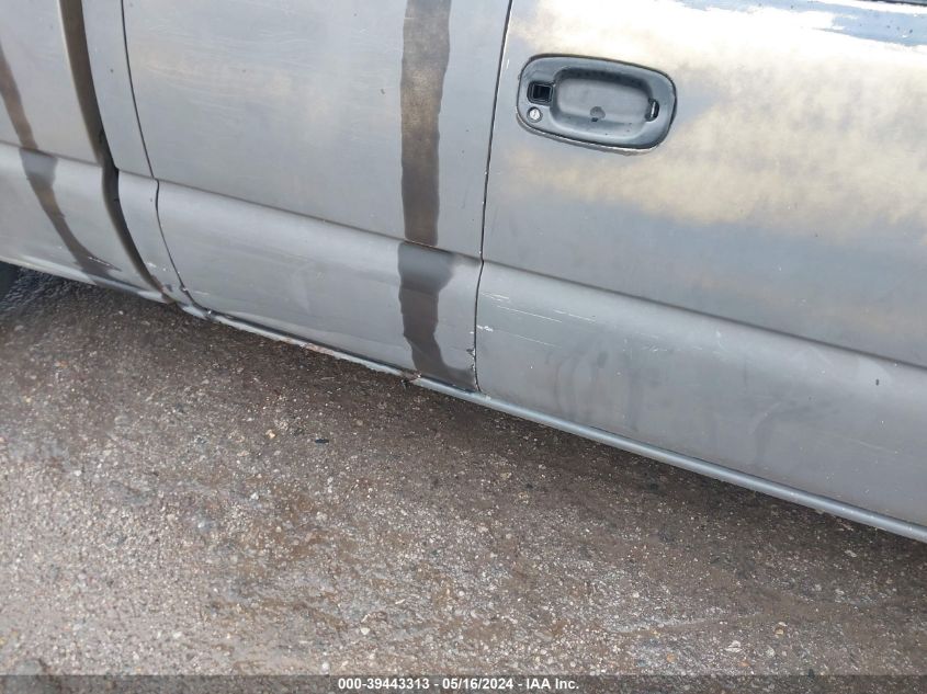 2000 Chevrolet Silverado 1500 Ls VIN: 2GCEC19V2Y1331888 Lot: 39443313