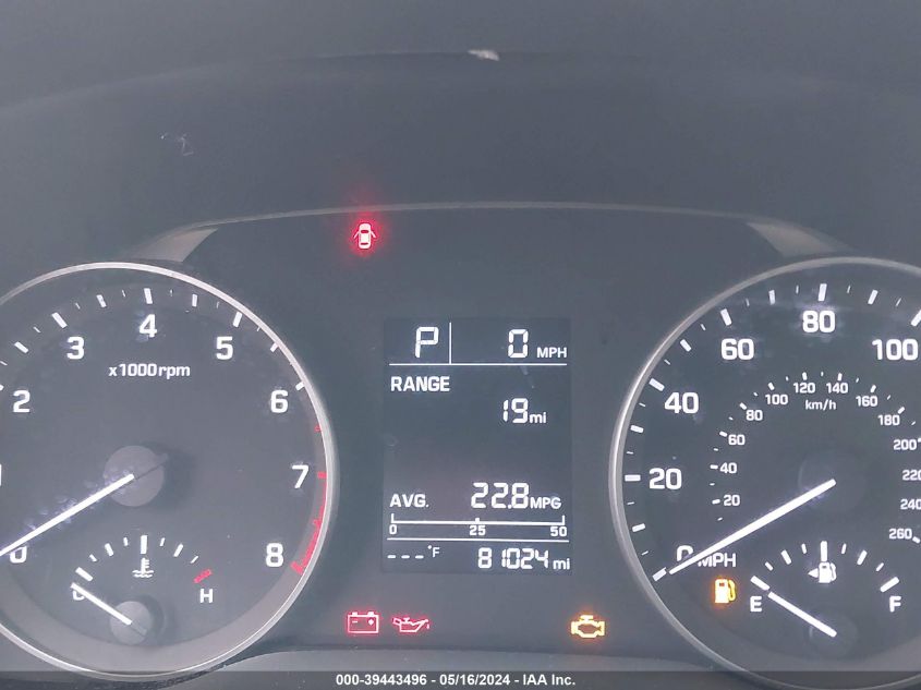 VIN 5NPD74LF5JH330158 2018 HYUNDAI ELANTRA SE