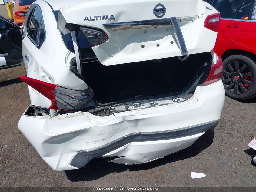 2018 Nissan Altima 2.5 Sl VIN: 1N4AL3APXJC167206 Lot: 39443503