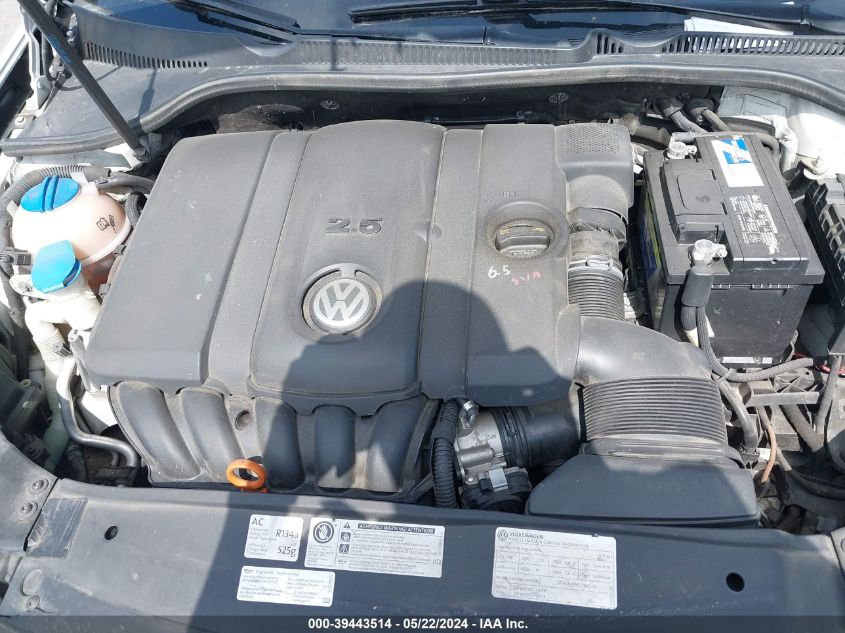 2013 Volkswagen Golf 2.5L 2-Door VIN: WVWBB7AJ9DW092392 Lot: 39443514