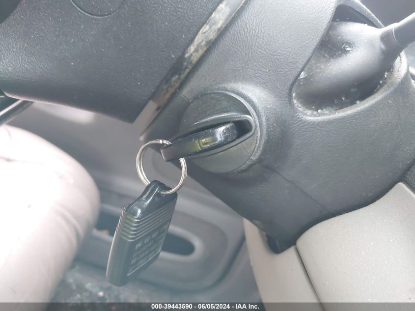 2000 Ford Explorer Xlt VIN: 1FMZU73E9YZA65458 Lot: 39443590