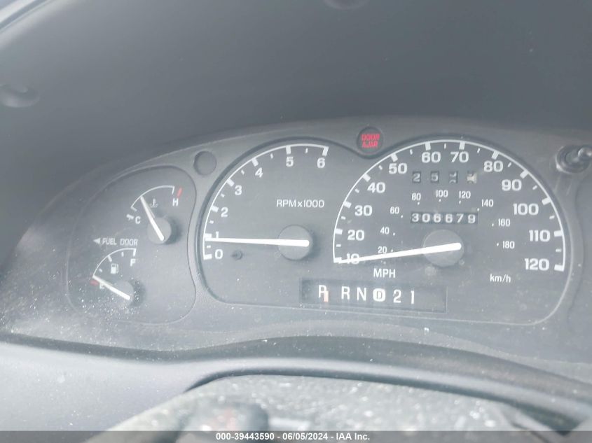 2000 Ford Explorer Xlt VIN: 1FMZU73E9YZA65458 Lot: 39443590