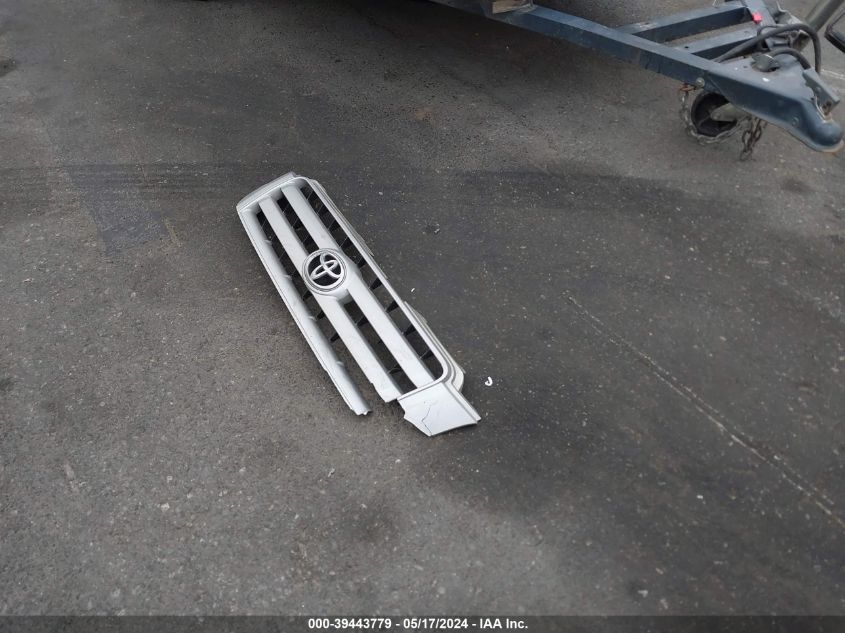 2004 Toyota Highlander Limited V6 VIN: JTEDP21AX40031161 Lot: 39443779