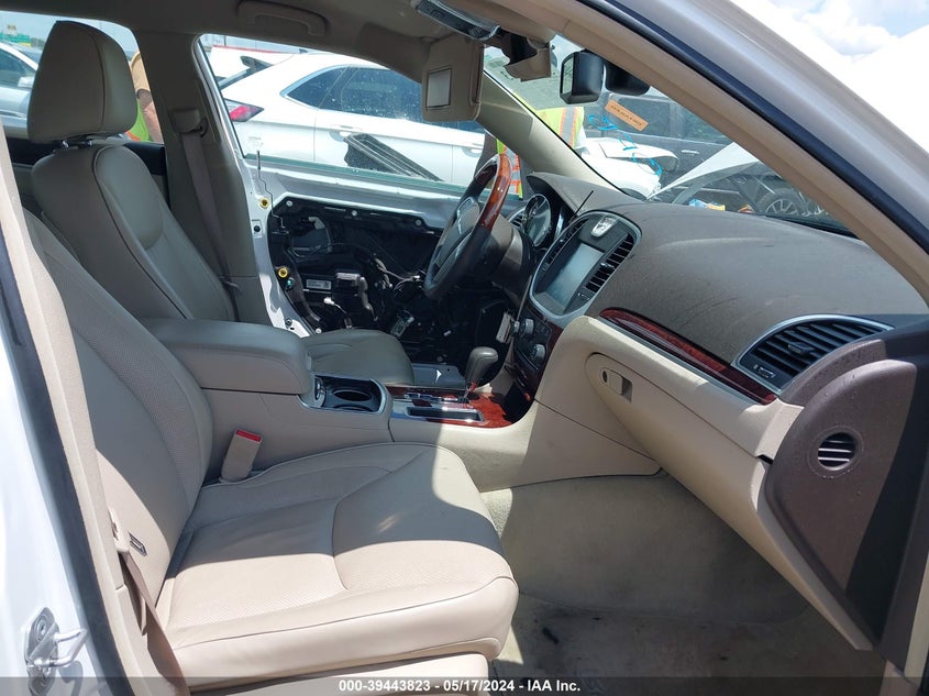 2011 Chrysler 300C VIN: 2C3CA6CT4BH528422 Lot: 39443823