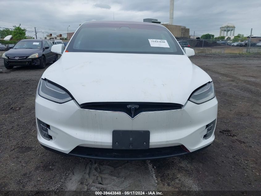 2018 Tesla Model X 100D/75D/P100D VIN: 5YJXCAE23JF111991 Lot: 39443848