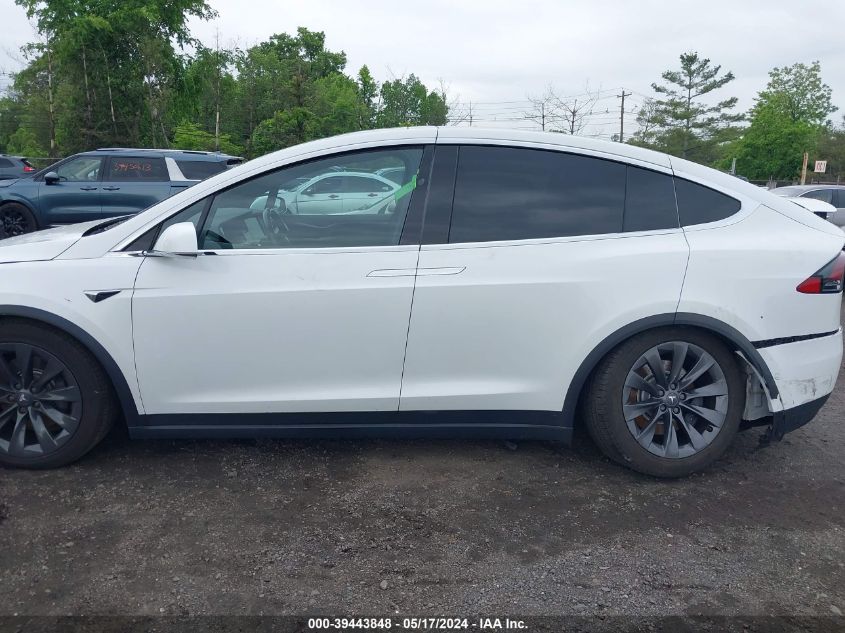 2018 Tesla Model X 100D/75D/P100D VIN: 5YJXCAE23JF111991 Lot: 39443848