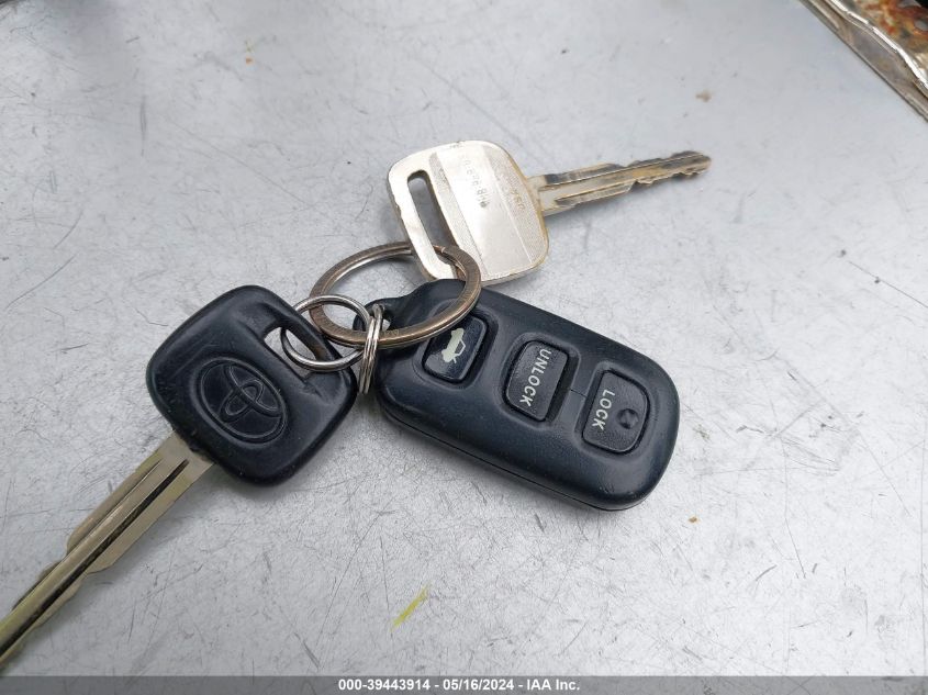 2003 Toyota Camry Le VIN: 4T1BE32KX3U177934 Lot: 39443914