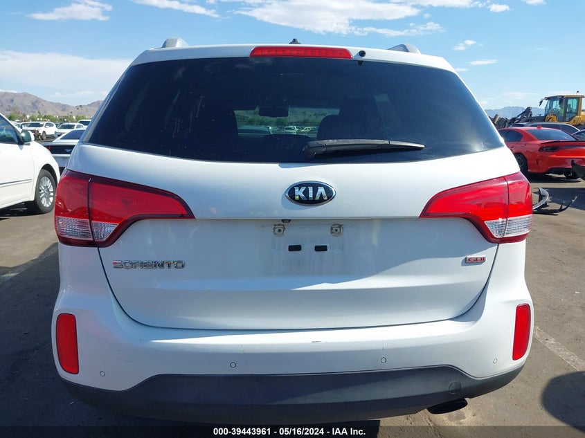 2015 Kia Sorento Lx VIN: 5XYKT4A6XFG653979 Lot: 39443961