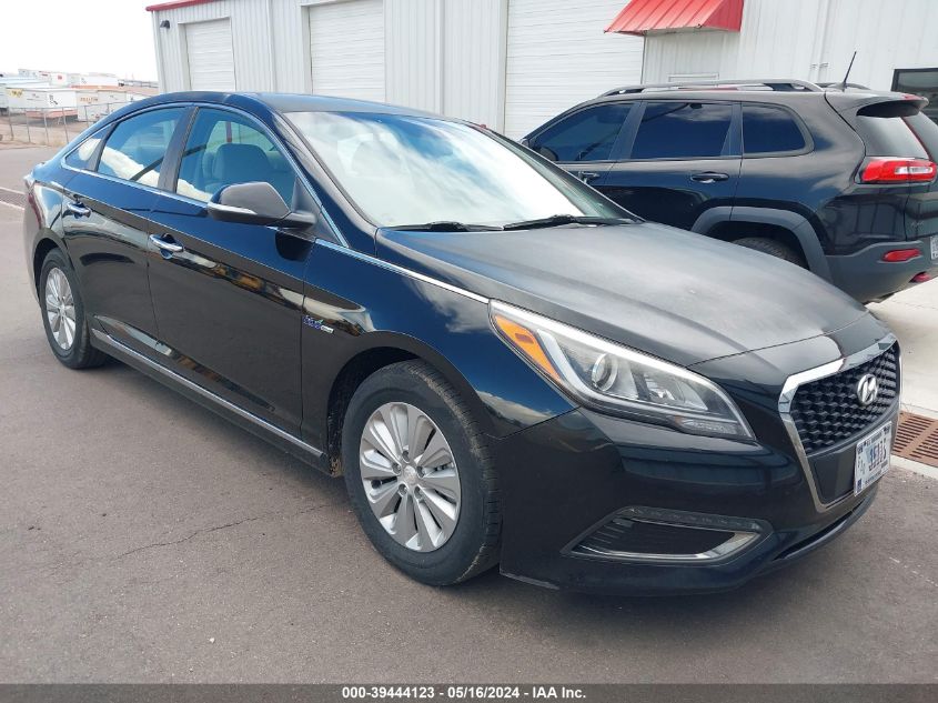 2016 Hyundai Sonata Hybrid/Se VIN: KMHE24L13GA018939 Lot: 39444123