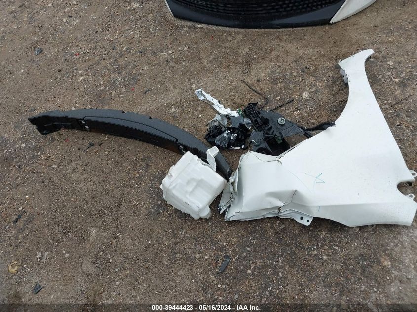 2017 Toyota Corolla Xle VIN: 5YFBURHEXHP666656 Lot: 39444423