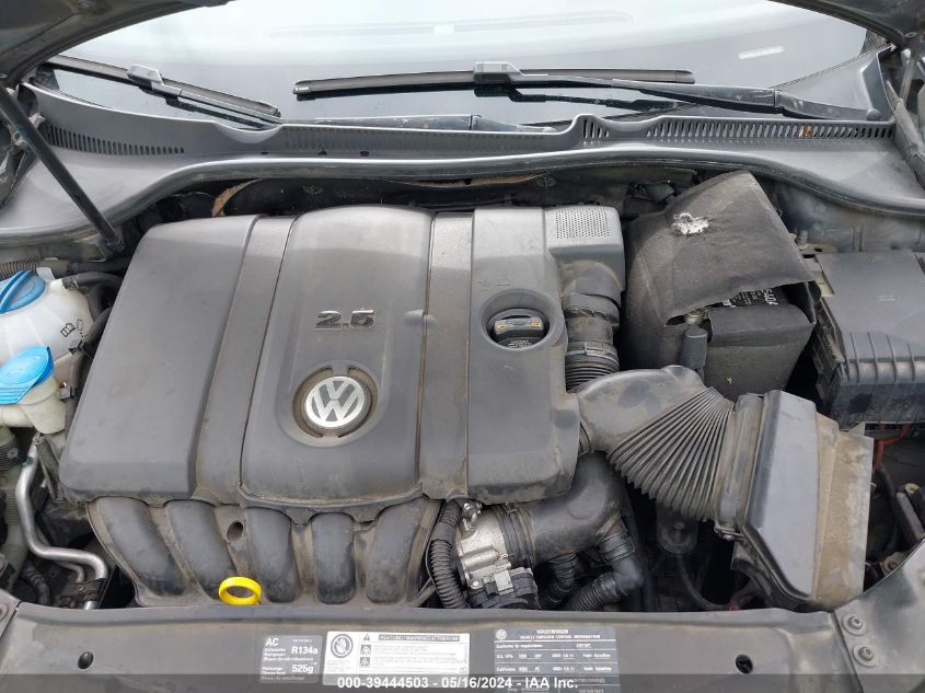 2011 Volkswagen Golf 2.5L 2-Door VIN: WVWBB7AJ1BW159015 Lot: 39444503