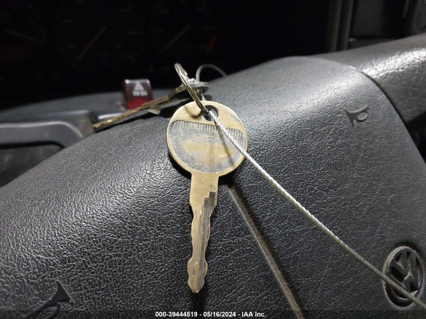 1993 Volkswagen Eurovan Mv VIN: WV2MC0704PH049682 Lot: 39444519