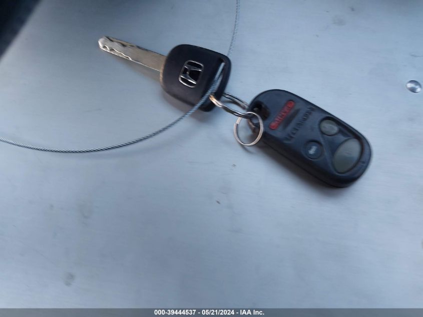 2003 Honda Cr-V Ex VIN: JHLRD78833C009215 Lot: 39444537