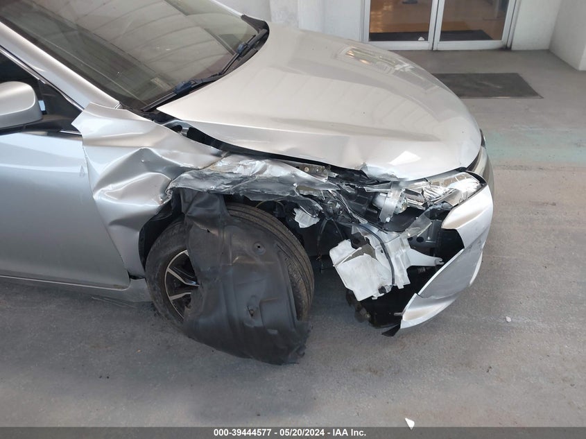 2016 Toyota Camry Le VIN: 4T1BF1FK8GU177111 Lot: 39444577