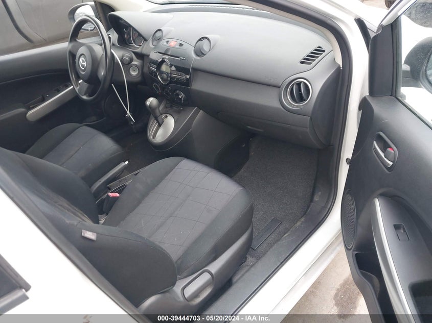 2014 Mazda Mazda2 Sport VIN: JM1DE1KZXE0186884 Lot: 39444703