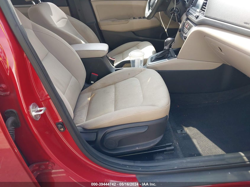 VIN KMHD84LF3HU425391 2017 HYUNDAI ELANTRA SE