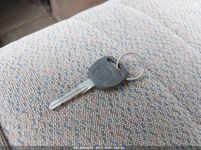 2003 Chevrolet Astro VIN: 1GNEL19X33B109331 Lot: 39444929