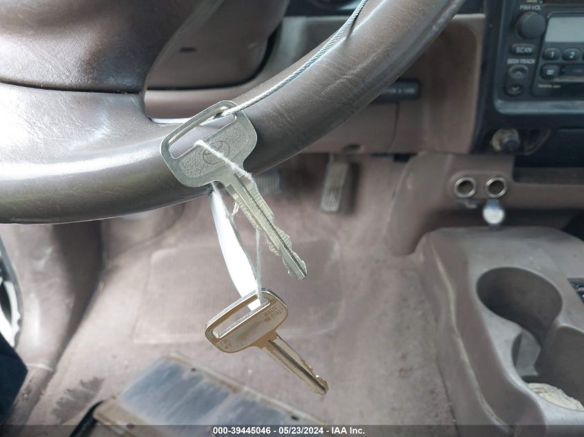 2000 Toyota Tacoma Prerunner V6 VIN: 4TASN92N2YZ679893 Lot: 39445046