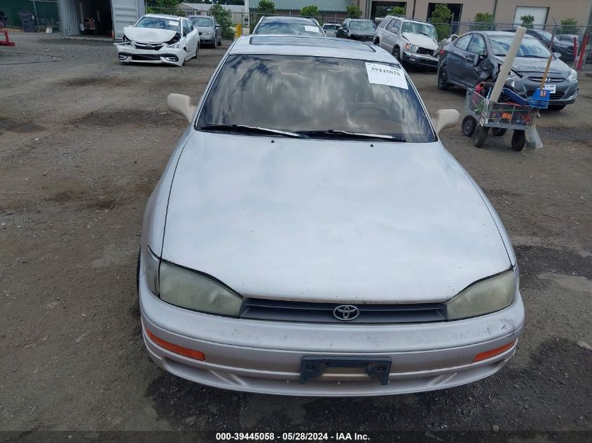 1994 Toyota Camry Le VIN: 4T1GK12E0RU048171 Lot: 39445058