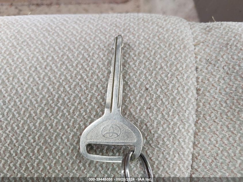 1994 Toyota Camry Le VIN: 4T1GK12E0RU048171 Lot: 39445058