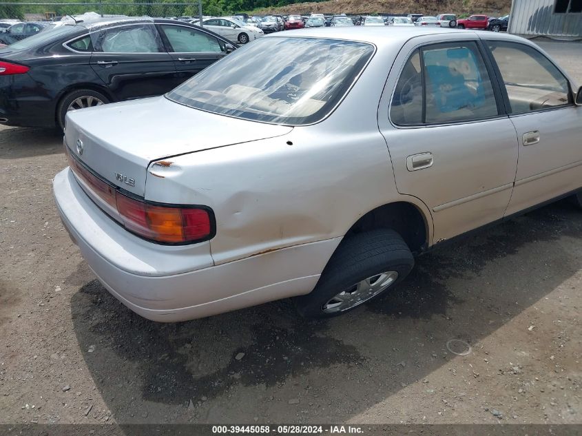 1994 Toyota Camry Le VIN: 4T1GK12E0RU048171 Lot: 39445058