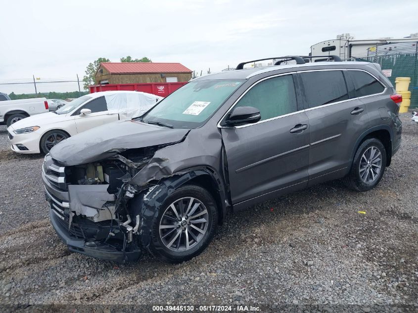 5TDJZRFH5HS415593 2017 TOYOTA HIGHLANDER - Image 2