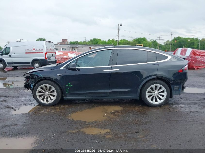 2017 Tesla Model X VIN: 5YJXCDE23HF029562 Lot: 39445226