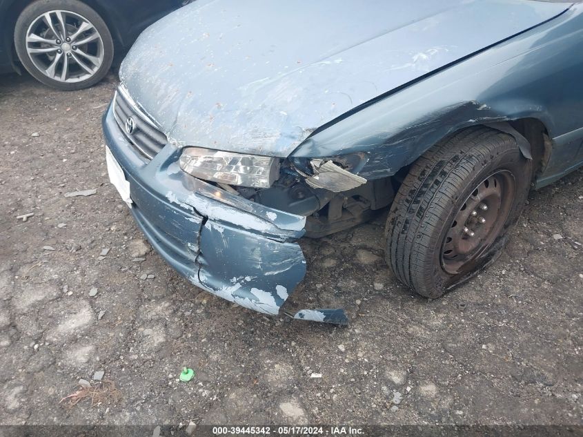 2000 Toyota Camry Le VIN: 4T1BG22K5YU942737 Lot: 39445342