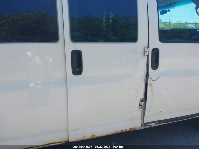 2013 Chevrolet Express 1500 Work Van VIN: 1GCSHAF44D1165860 Lot: 39445697