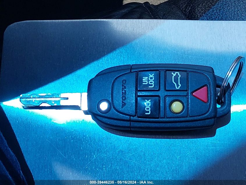 2011 Volvo Xc90 3.2 VIN: YV4952CZ8B1598587 Lot: 39446235