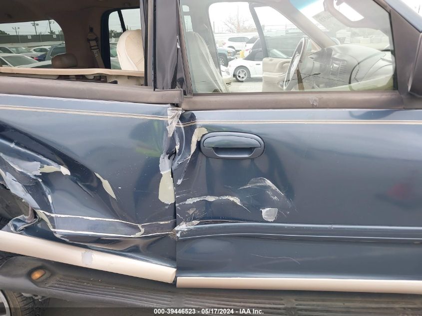 1999 Ford Expedition Eddie Bauer/Xlt VIN: 1FMPU18L4XLC03095 Lot: 39446523