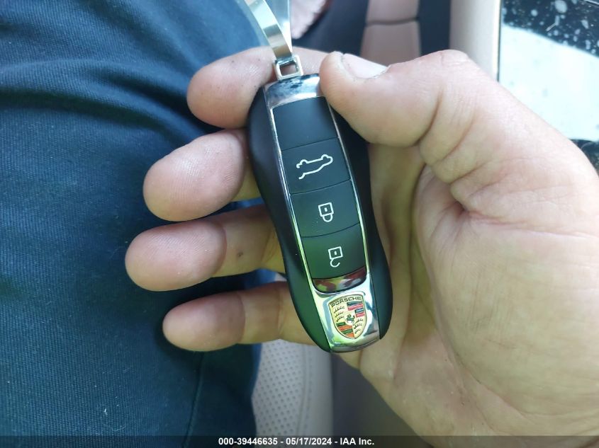 2023 Porsche Macan T VIN: WP1AA2A56PLB20318 Lot: 39446635