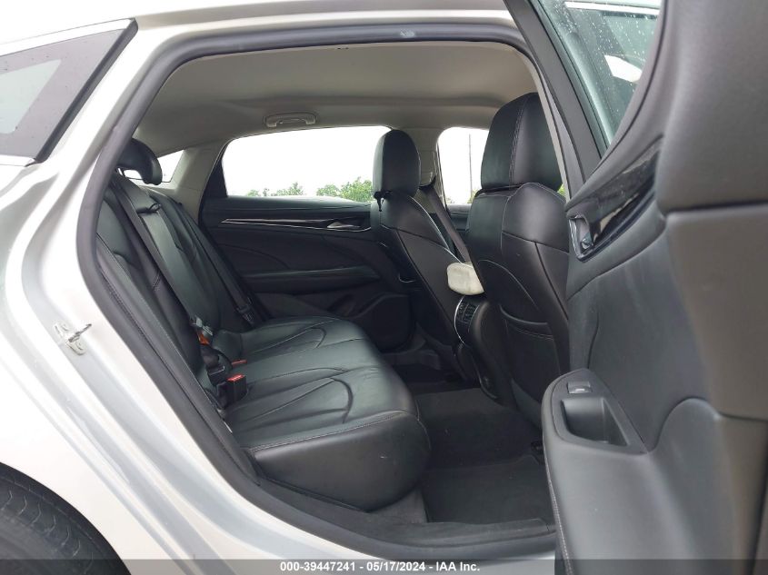 2018 Buick Lacrosse Essence VIN: 1G4ZP5SZ5JU143575 Lot: 39447241