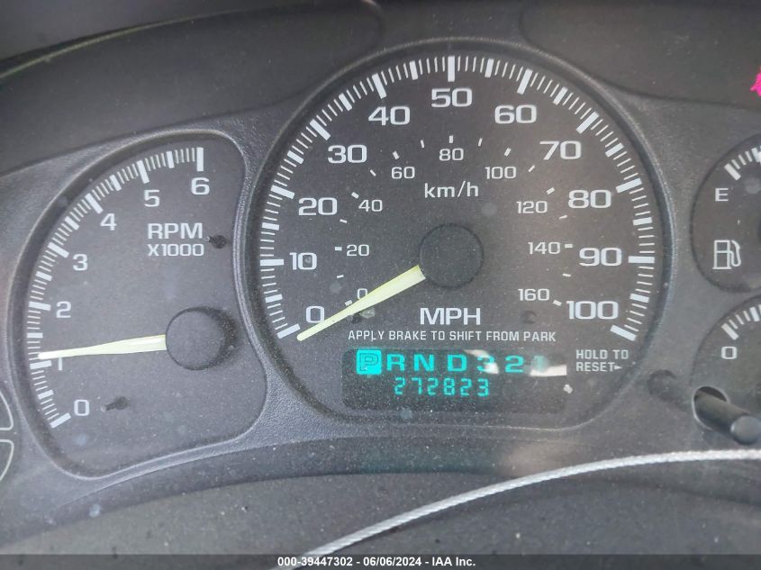 2000 Chevrolet Suburban 1500 Lt VIN: 3GNFK16T4YG150820 Lot: 39447302