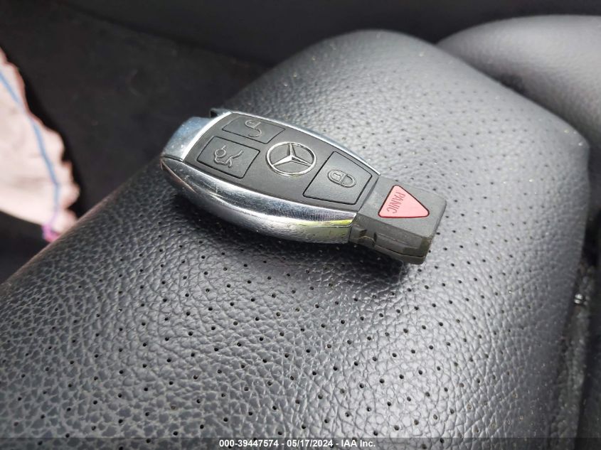 2017 Mercedes-Benz C 300 4Matic/Luxury 4Matic/Sport 4Matic VIN: 55SWF4KB2HU200484 Lot: 39447574