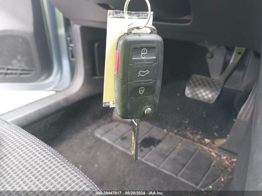 2010 Volkswagen Golf 4-Door VIN: WVWDB7AJ5AW272263 Lot: 39447817