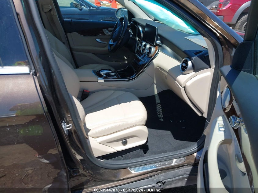 2016 Mercedes-Benz Glc 300 VIN: WDC0G4JB6GF106795 Lot: 39447878