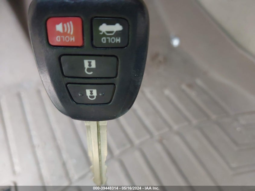 2016 Toyota Camry Le VIN: 4T4BF1FK2GR535843 Lot: 39448314